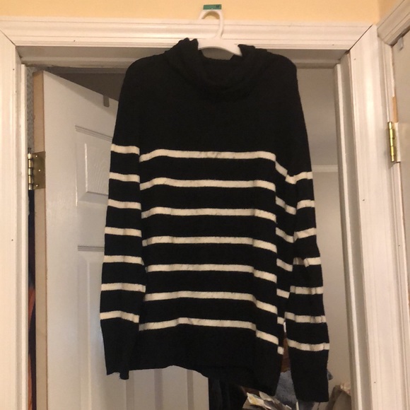 Cowl neck black and white striped sweater size medium - Picture 3 of 4